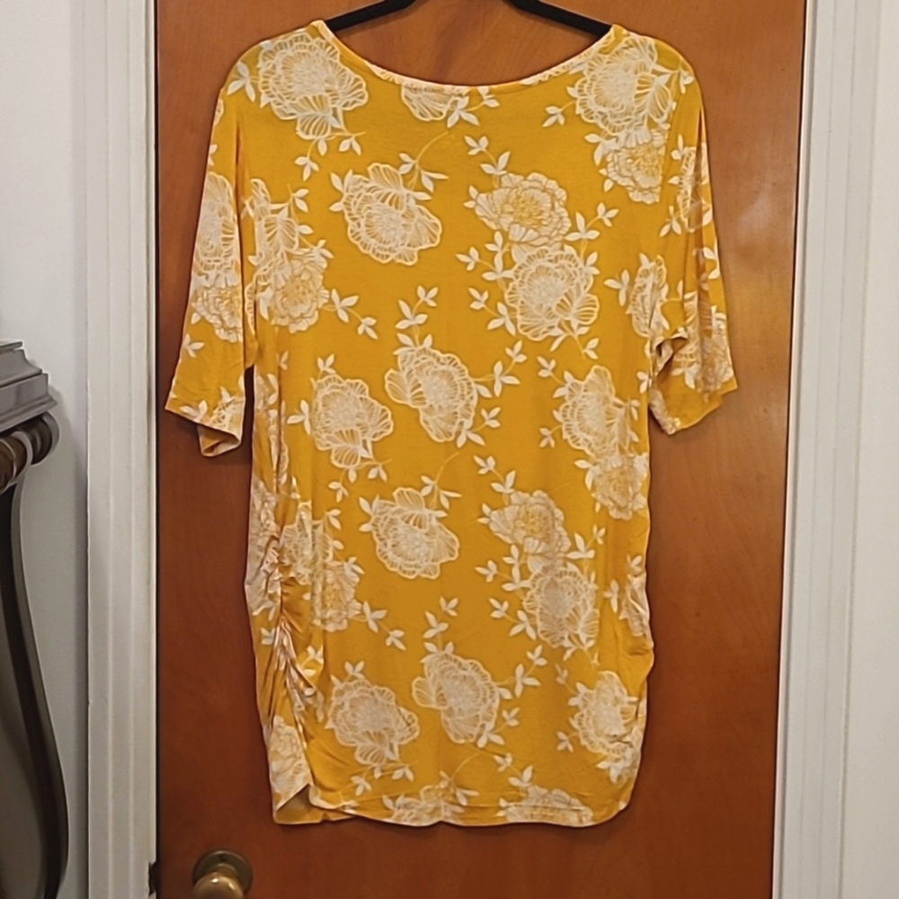 A:glow Maternity Top - Picture 2 of 4